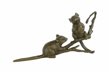 A BRONZE SCULPTURE OF TWO MICE ON A BRANCH (Interieur) beschikbaar voor biedingen