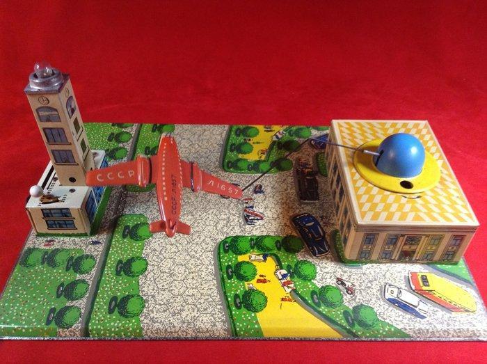 Made In USSR By Unik - Blikken speelgoed - Made in USSR by, Antiek en Kunst, Antiek | Speelgoed