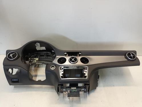 Dashboard Mercedes-Benz GLA-Class  GLA 200, Auto-onderdelen, Carrosserie en Plaatwerk, ARN erkend, Stiba lid, Erkend duurzaam