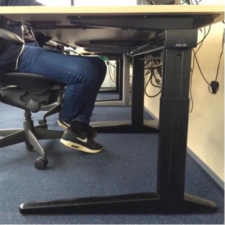 (MDK-104423) Ahrend Essa slingerbureau 120 x 80 cm, Huis en Inrichting, Bureaus, Stabureau, Gebruikt, In hoogte verstelbaar, Ophalen of Verzenden