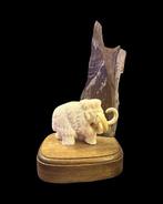 Wolharige mammoet Slagtand - Mammoet Beeld. Gemaakt van