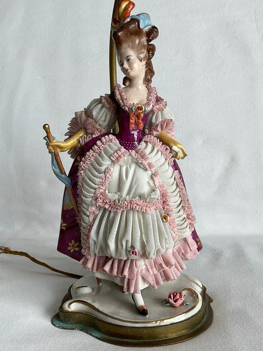 Antieke tafellamp met Volksted porseleinen beeld, Koningin, Antiek en Kunst, Antiek | Glas en Kristal