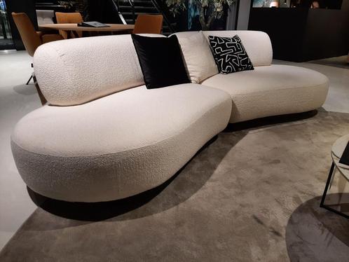 Bomarzo 4-zitsbank **SHOWROOMMODEL**, Huis en Inrichting, Banken | Sofa's en Chaises Longues, Nieuw, Stof