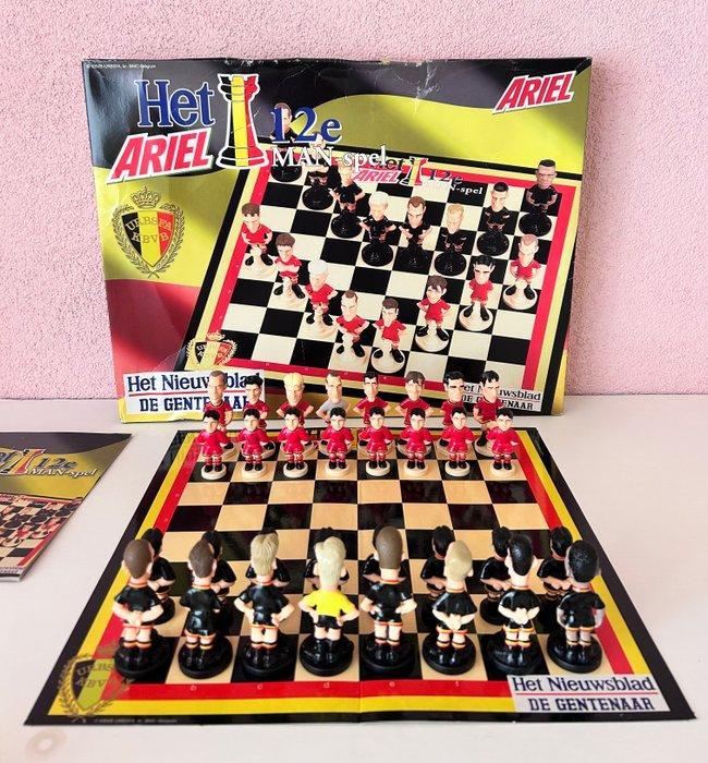 Figuur - Chess 3D Uniek Schaakspel Voetbalspelers België -, Antiek en Kunst, Antiek | Overige Antiek