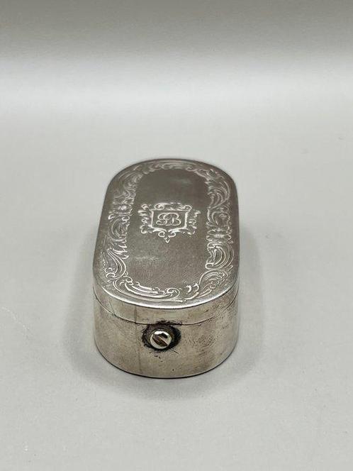 Sieradendoos - .800 zilver - zilver doosje, Antiek en Kunst, Antiek | Goud en Zilver