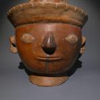 Recuay, Peru Terracotta Mannelijk hoofd-pot. 17,5 cm hoog.