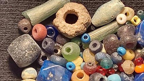 Oud Egyptisch naar Romeins Glas meer dan 100 antieke kralen, Sieraden, Tassen en Uiterlijk, Antieke sieraden