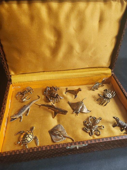 Messensteun (12) - Verguld brons, Antiek en Kunst, Antiek | Meubels | Tafels