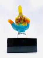Guidotti - sculptuur, Mano Dito Medio con foglia d’oro 24k -