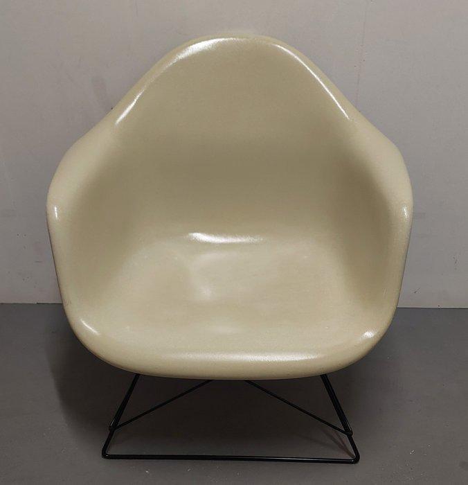 Herman Miller - Charles Eames - Stoel - Glasvezel, IJzer,, Antiek en Kunst, Antiek | Meubels | Stoelen en Banken