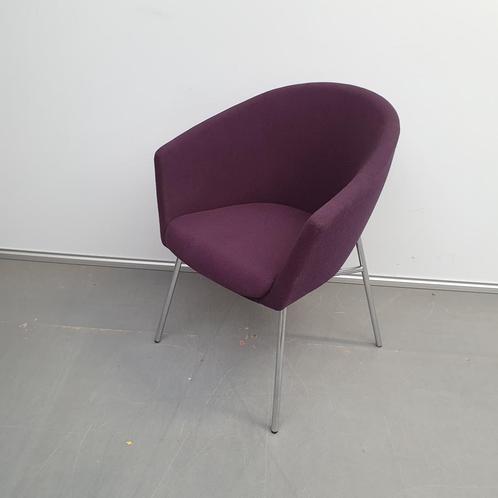 Artifort Megan design by René Holten fauteuil - paarse stoff, Huis en Inrichting, Fauteuils, Ophalen of Verzenden