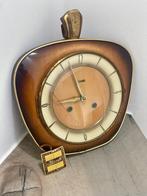 Wandklok - Hermle - Mid-century modern - Walnoot - 1970-1980