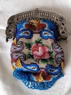 sculptuur, Kralenbeursje glas met zilveren beugel - 13 cm -, Antiek en Kunst