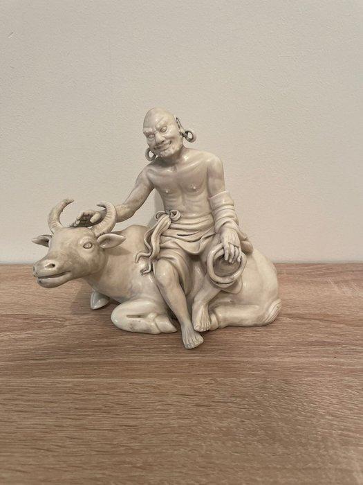 Rust op de buffel - Porselein, Blanc de Chine - China - 20e, Antiek en Kunst, Antiek | Overige Antiek