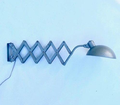 Lamp - Metaal - Grote ZIG-ZAG wandlamp, Antiek en Kunst, Antiek | Lampen