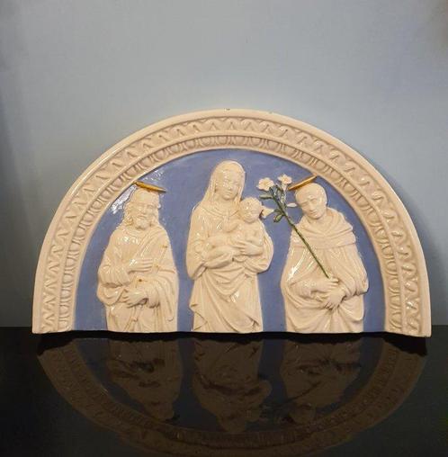 Reliëf, Lunetta a rilievo nello stile di Andrea Della Robbia, Antiek en Kunst, Antiek | Glas en Kristal