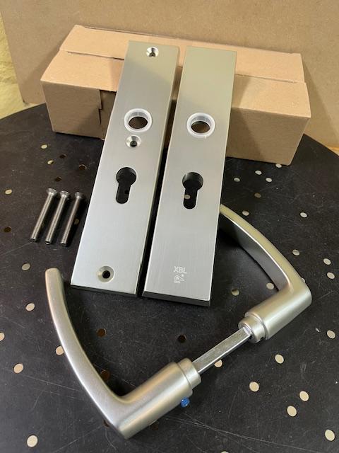 Massief veiligheidsbeslag kruk-kruk PC55 of PC72 NEW € 24.95, Doe-het-zelf en Verbouw, Hang- en Sluitwerk, Klink of Kruk, Nieuw