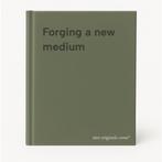 Forging a new medium 9789054872061, Boeken, Verzenden, Gelezen