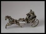 Miniatuur beeldje - Prachtige zilveren miniatuur rijtuig met