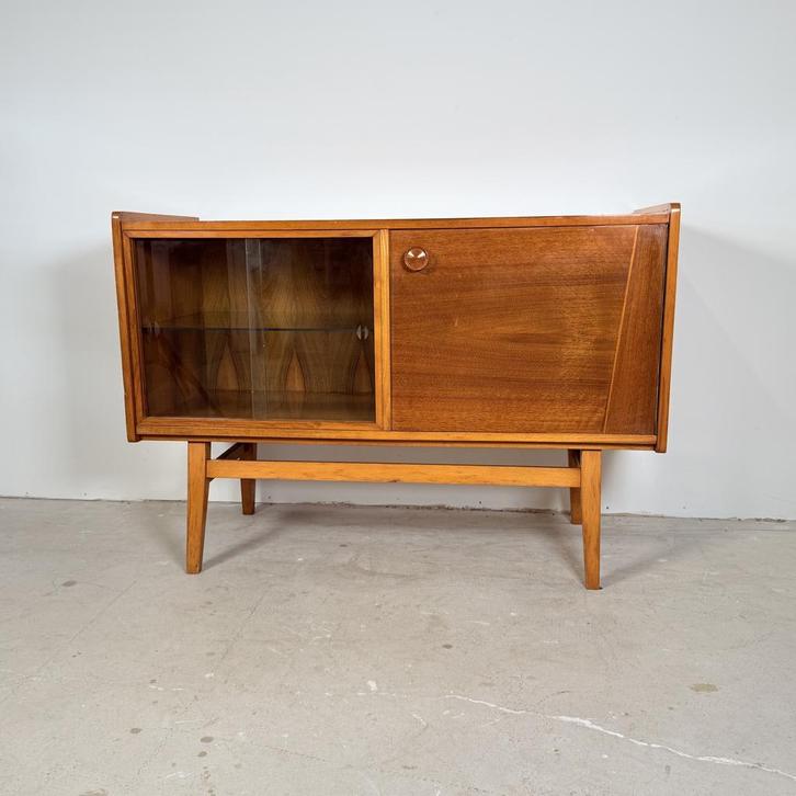 Vintage sideboard/ televisiekast hoogglans noot, Bilea, Huis en Inrichting, Kasten | Dressoirs, 100 tot 150 cm, 25 tot 50 cm, Met deur(en)
