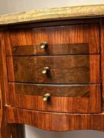 Wandtafel - Hout, Marmer - Een halve maan met plank