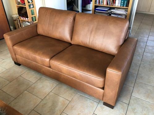Leren 2.5-zits bank met houten poten - bruin leer, Huis en Inrichting, Banken | Bankstellen, 150 tot 200 cm, 75 tot 100 cm, Rechte bank
