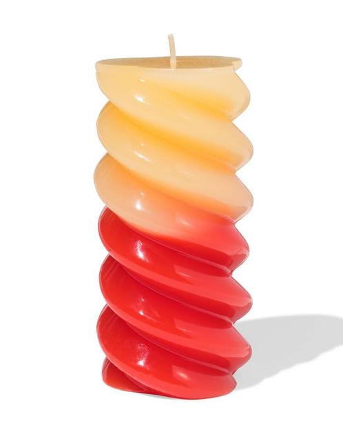 HEMA Stompkaars Ø6.5x13cm gedraaid lichtoranje-oranje, Huis en Inrichting, Woonaccessoires | Kandelaars en Kaarsen, Nieuw, Verzenden