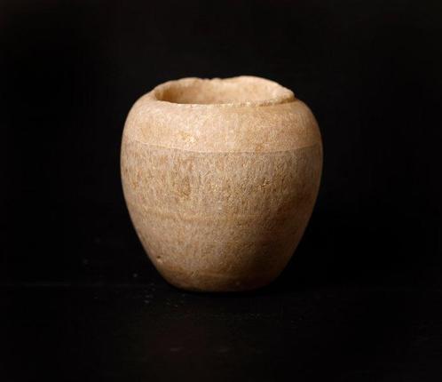 Oud-Egypte albasten offervaas - 7 cm, Verzamelen, Mineralen en Fossielen