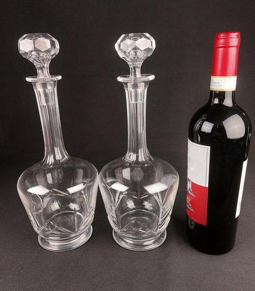 Baccarat - Karaf (2) - Bouchons dorigine - Kristal - Set, Antiek en Kunst, Antiek | Meubels | Tafels