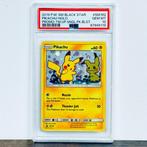 Pokémon - Pikachu & Mimikyu Holo - Team Up Promo SM162, Hobby en Vrije tijd, Nieuw