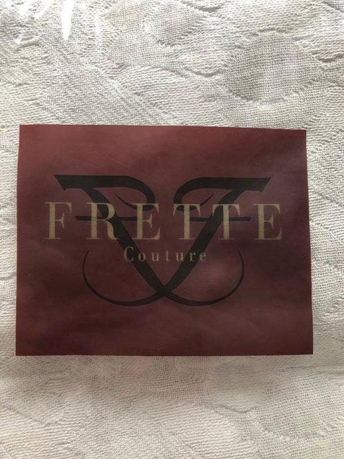 Frette couture - edmond caprillo bouty - Bedsprei - 270 cm -, Antiek en Kunst, Antiek | Kleden en Textiel