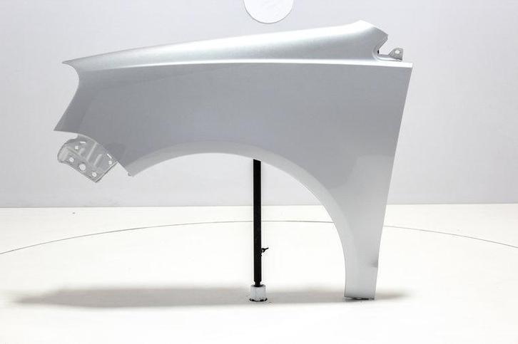 Spatbord linksvoor Volkswagen Polo 9N3 REFLEXSILVER (LA7W), Auto-onderdelen, Carrosserie en Plaatwerk, Nieuw, Volkswagen, Voor