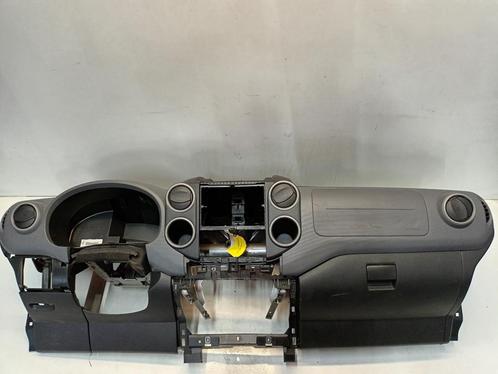 Dashboard Peugeot Partner  1.6 BlueHDi 100, Auto-onderdelen, Carrosserie en Plaatwerk, ARN erkend, Stiba lid, Erkend duurzaam
