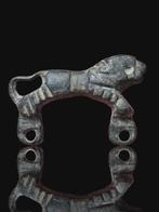 Oud-Romeins Brons Part of Fibula (Lion) (Zonder