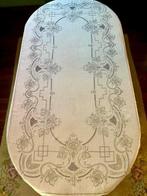 Tafelkleedset met tien servetten, linnen met handgeborduurd