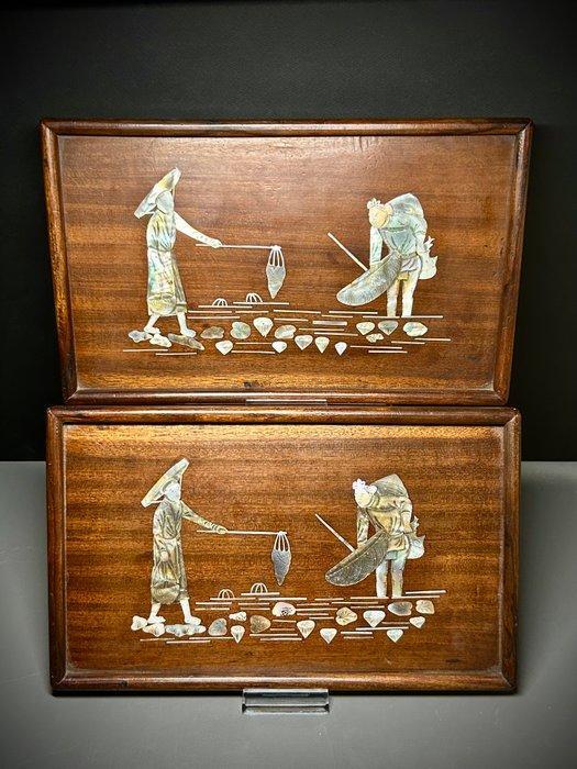 NO RESERVE - Een paar Vietnamese parelmoer houten panelen, Antiek en Kunst, Antiek | Overige Antiek