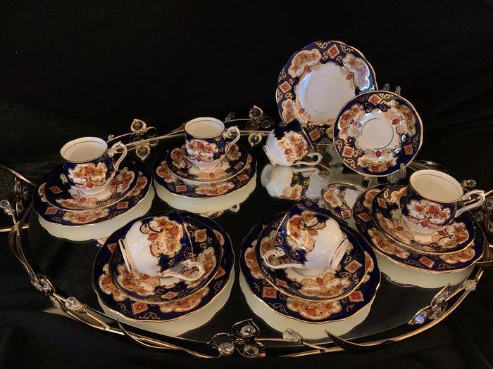 Royal Albert - Koffieservies (18) - Heirloom - Porselein, Antiek en Kunst, Antiek | Meubels | Tafels