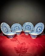 GEEN RESERVE - SET VAN 4 antieke blauwe en witte bloemrijke, Antiek en Kunst