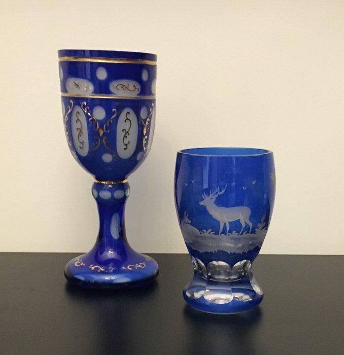 Bekerglas (2) - Kristal - Geborsteld glas Bohemen, Antiek en Kunst, Antiek | Meubels | Tafels