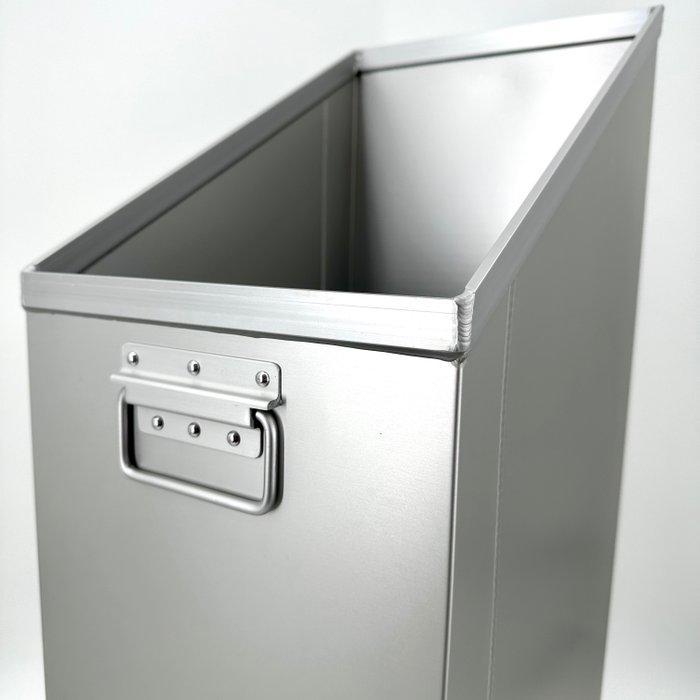 Driessen Aerospace - Zodiac - Trolleys van, Antiek en Kunst, Antiek | Wandborden en Tegels