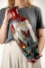 Vaas - Emaille, Zilver, Een cloisonné-vaas van 46 cm,