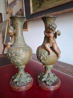 Vaas (2) - Zinklegering - Art nouveau 1900