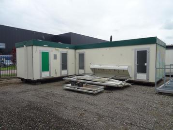 2-delige Sanitairunitgebouw (douches + toiletten) beschikbaar voor biedingen