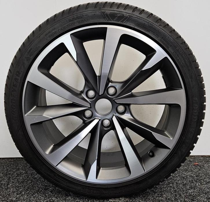 All Season set | 18 inch Performance Supreme | SEAT, Auto-onderdelen, Banden en Velgen, 18 inch, All Season, 225 mm, Personenwagen