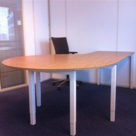 (MDK-103044) Kwadrant bureau met vergaderdruppel, Huis en Inrichting, Bureaus, Bureau, Nieuw, In hoogte verstelbaar, Ophalen of Verzenden