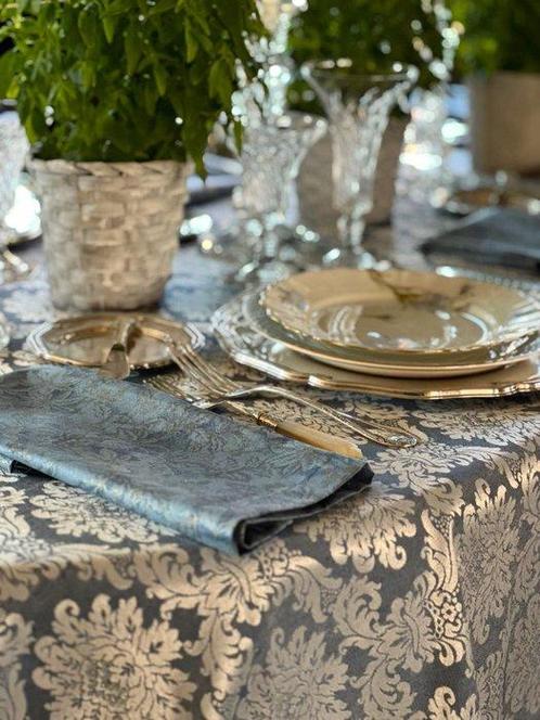 Tafelkleed voor grote tafels, damast. - Tafelkleed - 270 cm, Antiek en Kunst, Kunst | Designobjecten