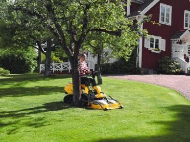 Nieuwe Stiga Villa 15HST Frontmaaier – Populair-Betrouwbaar, Tuin en Terras, Zitmaaiers, 90 tot 120 cm, Elektrische starter, Mulchfunctie