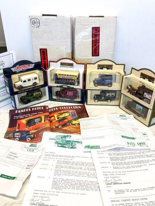 Lledo 1:43 - Modelauto (8) - Ultra-Rare Lledo “Days Gone”, Hobby en Vrije tijd, Modelauto's | 1:5 tot 1:12