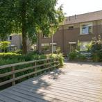 Tussenwoning met tuin, wasmachineaansluiting en pa..., Voorhout