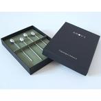 Anovi Tapasprikkers met Olijfmotief – Ambachtelijk Zilver., Ophalen of Verzenden, Nieuw, Zilver, Bestekset